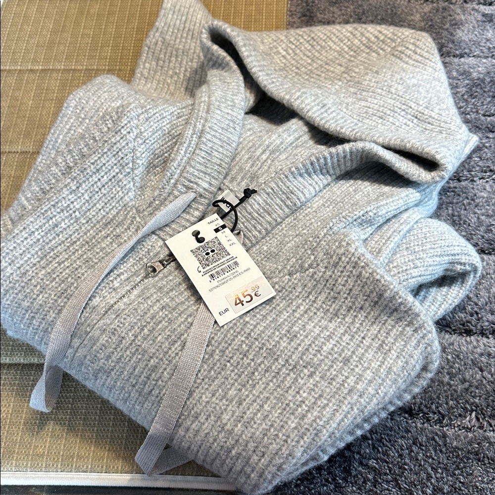 Super soft gray cardigan new zip up